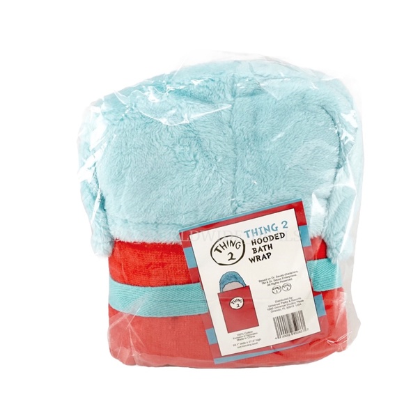 Universal Studios Dr. Seuss Thing 2 Hooded Bath Wrap - Picture 1 of 1